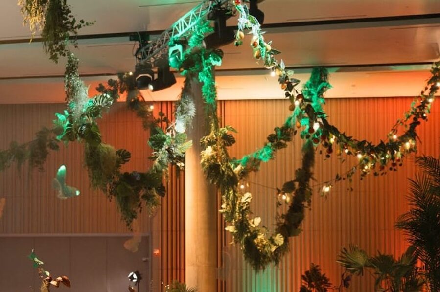 Griestu dekorācijas