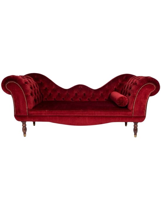Sarkana sofa 