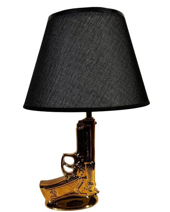 Dekoratīvā galda lampa