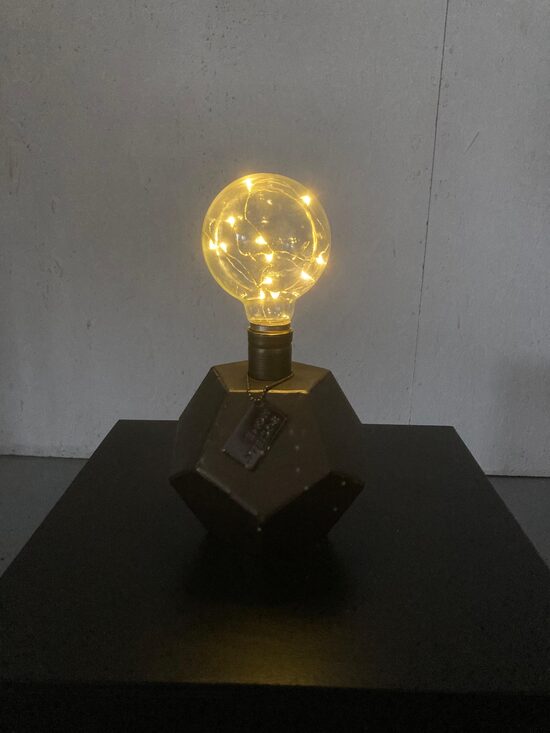 Dekoratīvā galda lampa