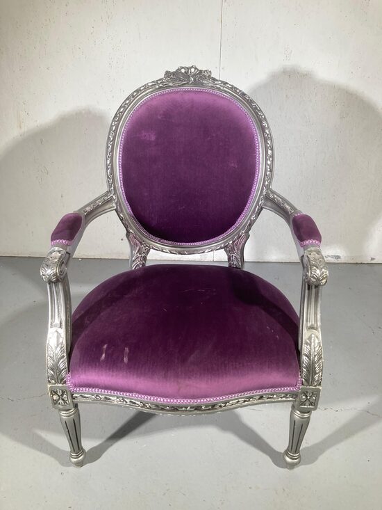 Atpūtas krēsls, sudrabs + lillā.