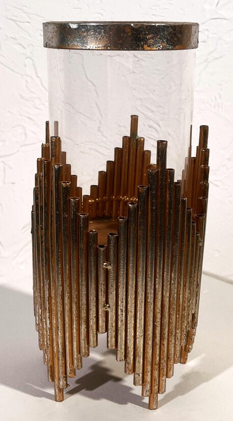 Stikla vāze ziediem