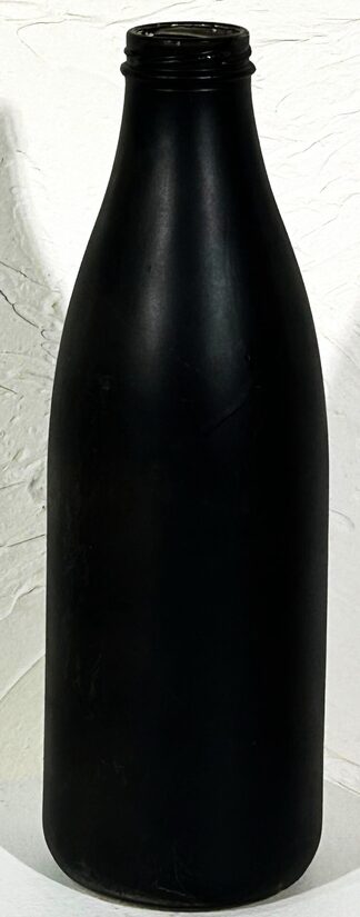 Melna metāla pudele