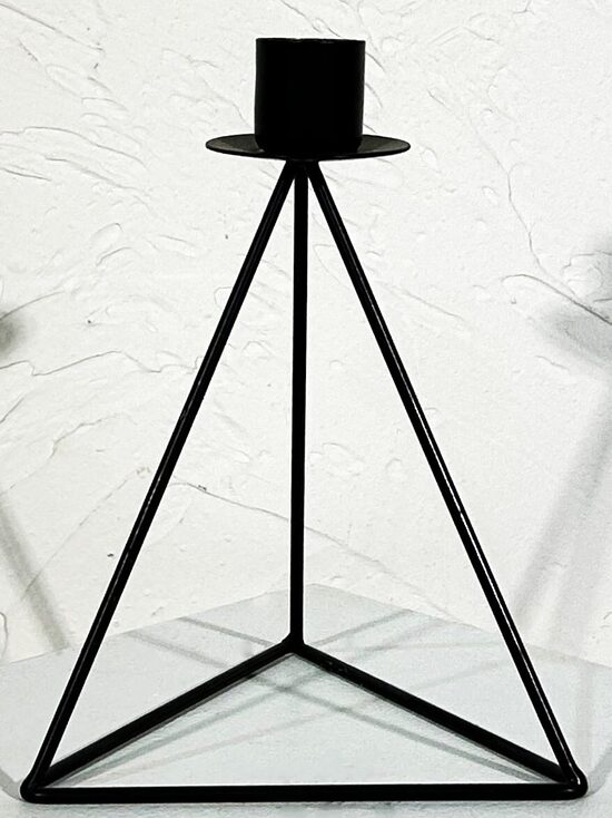 Svečturis trjstūra forma