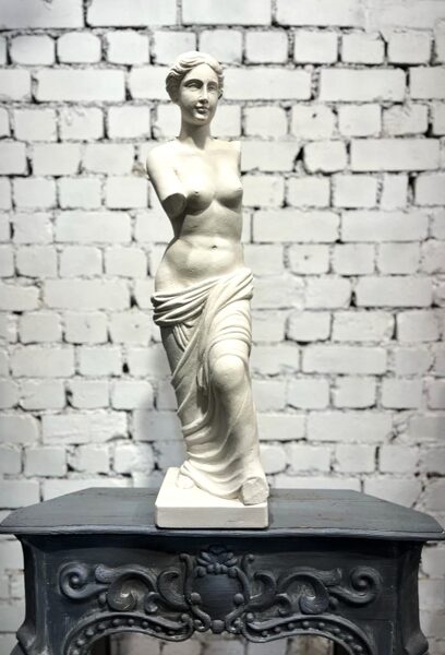 Senās Grieķijas statuja Afrodīte (augstums 82 cm) ( viegli pārvadājamas, var smagumam uzpildīt ar ūdeni! )