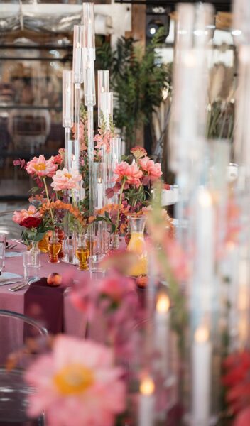 Caurspīdīgie svečturi ar 10gab. led svecēm komplektā. 